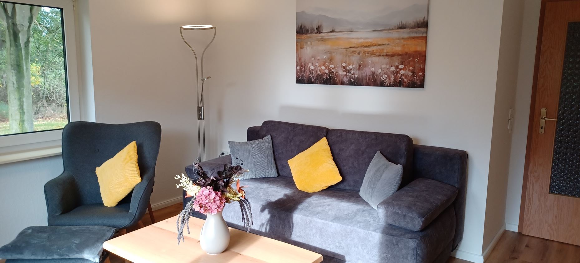 Wohnzimmer mit schlafcouch